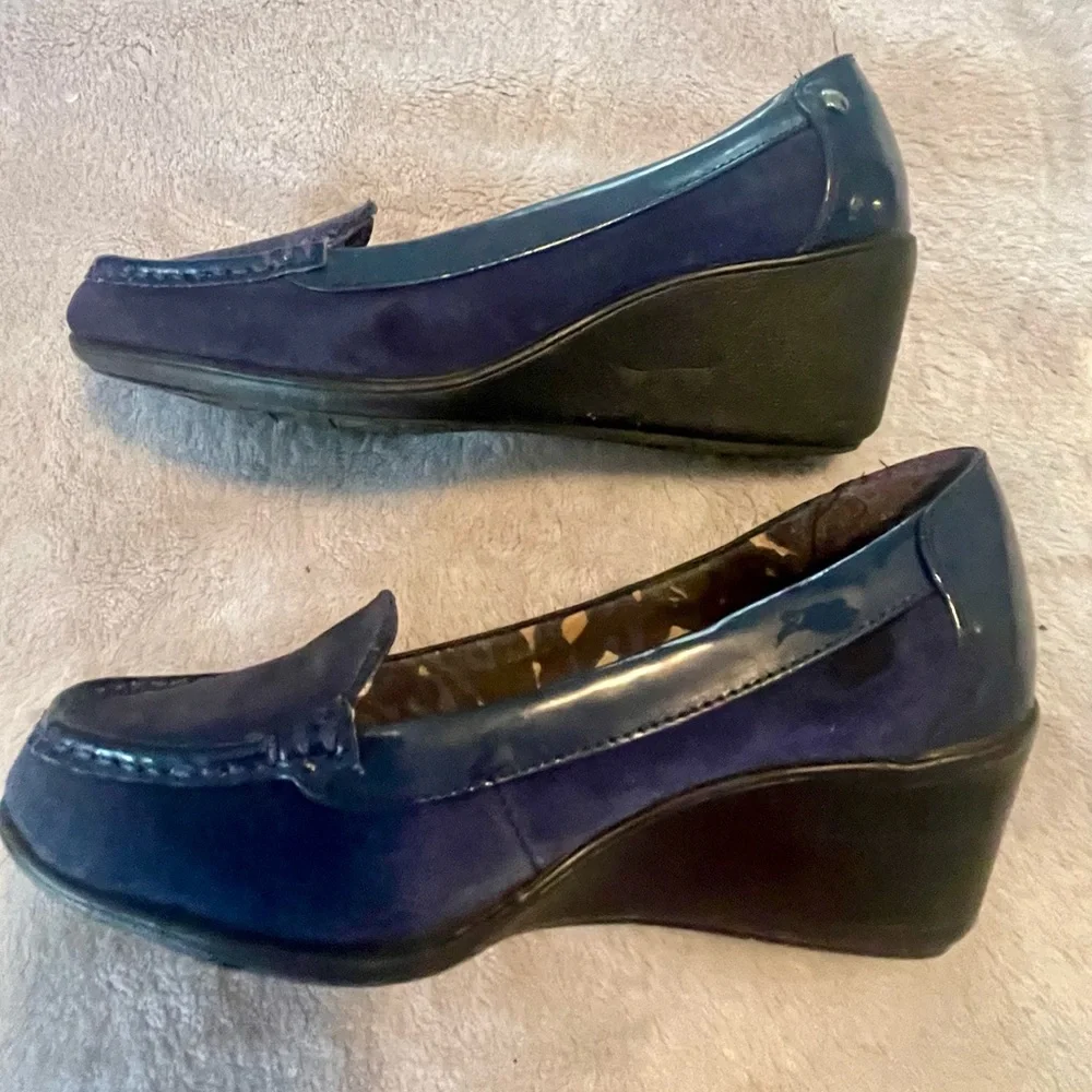Anne Klein Women's Dark Blue Wedge Loafers size 8.5 M